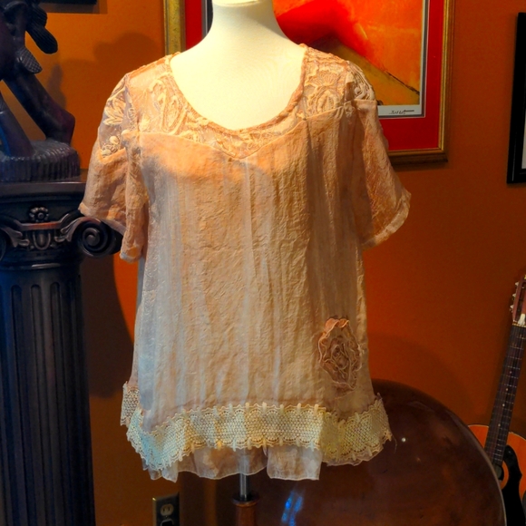 Pretty Angel Silk Blouse - Picture 5 of 9